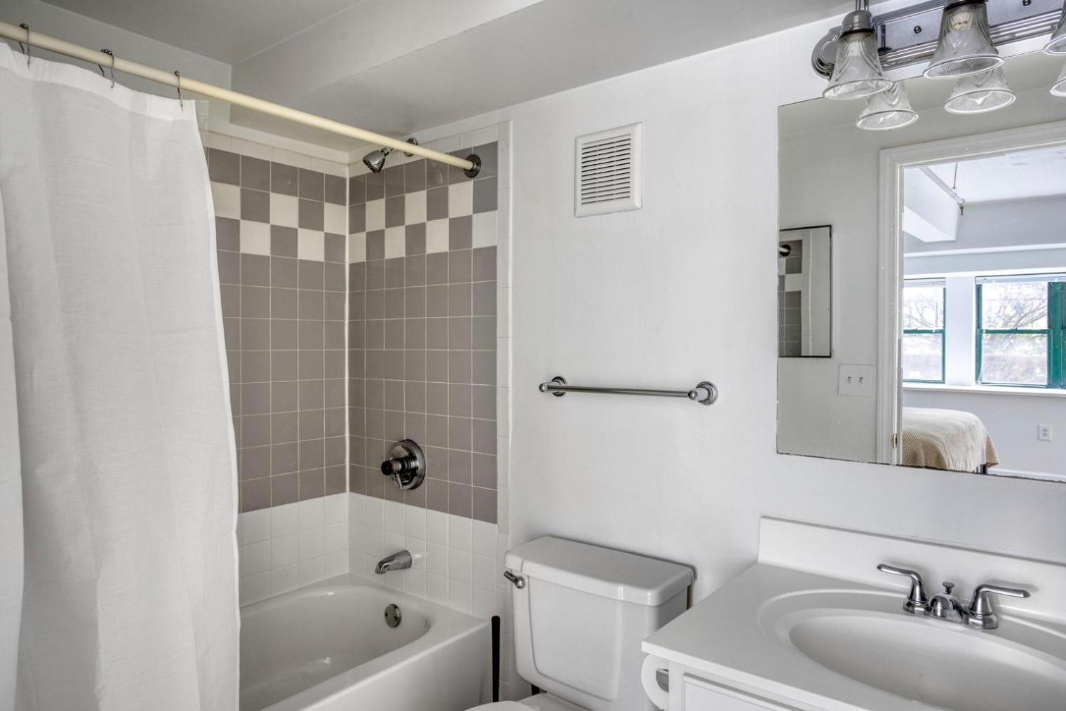 Apartment Square 1br W Fitness Walk To Shopping Bos-992 *